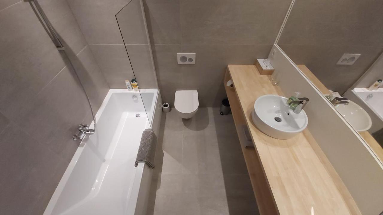 Prive Gastenverblijf In Brugge Fietsen En Garage Inclusief Exteriör bild